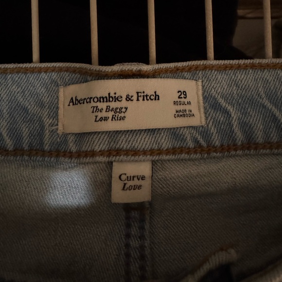 Abercrombie & Fitch Men's Relaxed Light Blue Jeans - Picture 3 of 3